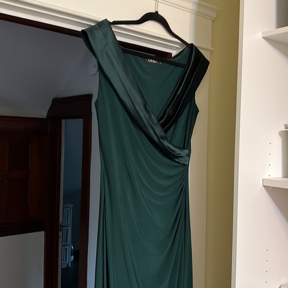 This extremely comfortable dress is a deep evergreen that hangs beautifully. - Picture 5 of 5